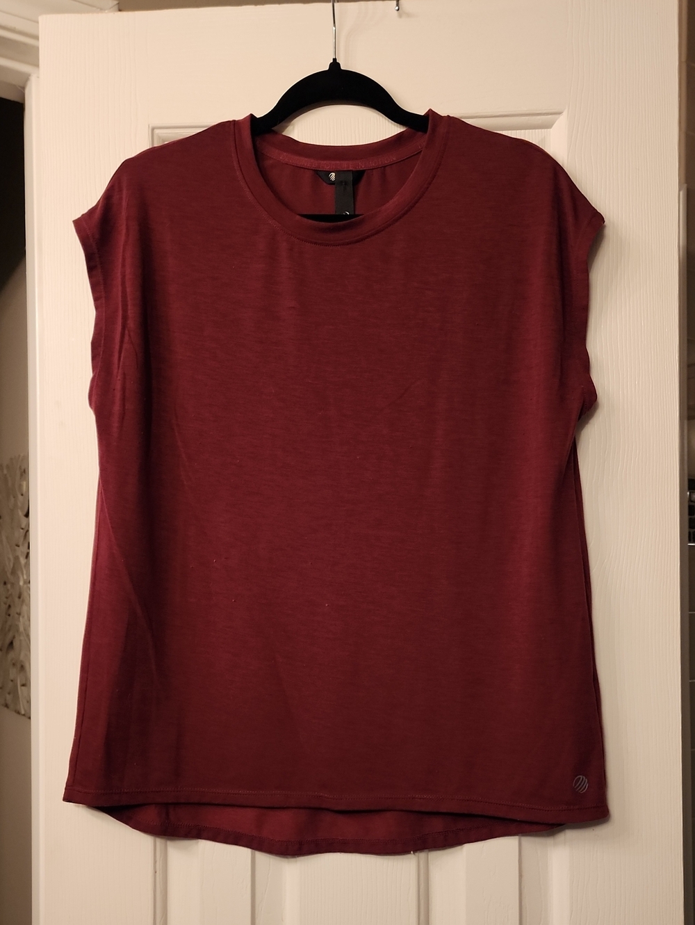 MPG Women's Sleeveless Crewneck Tank Top - Maroon